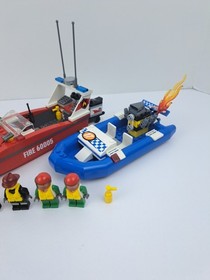 Lego City Town 60005- Fire Boat and Speed Boat- 100% Complete w/ Instructions