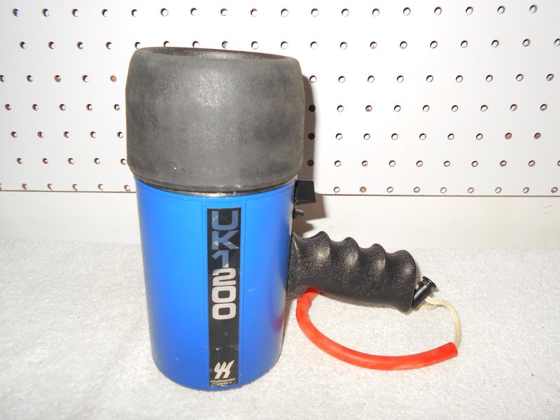 UNDERWATER KINETICS UK1200 VTG WORKING 500FT NIGHT DIVING LIGHT               J2