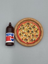Vintage Dollhouse Mini Plastic Round Pizza W/ Pepsi Cola Bottle