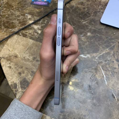 iPhone 14 Plus bleu clair/bleu bébé pour pièces uniquement - Photo 5 sur 8