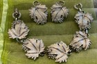 Vtg Stylish Sarah Coventry Whispering Leaves Clip Earrings & Bracelet Silvertone — photo 1