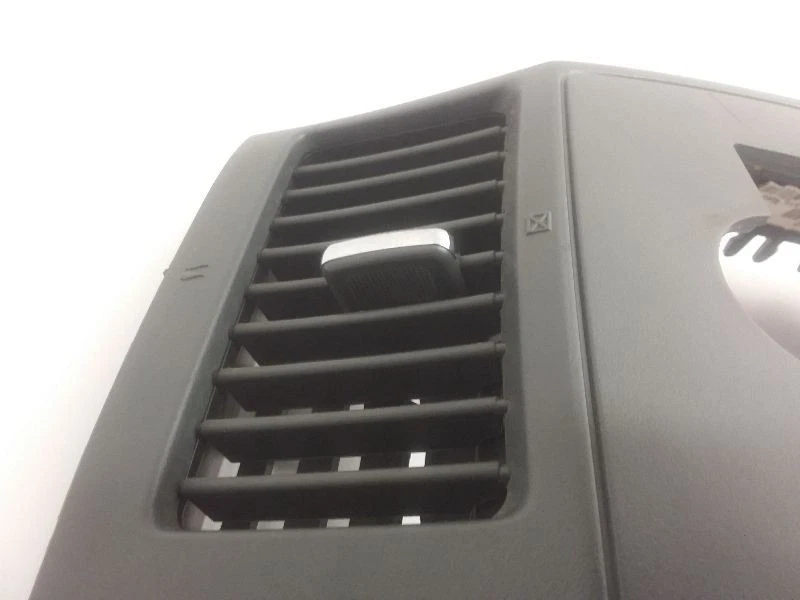 Jeep Grand Cherokee 2005-2007 radio tablero bisel moldura con ventilaciones envolventes Foto 2 de 4