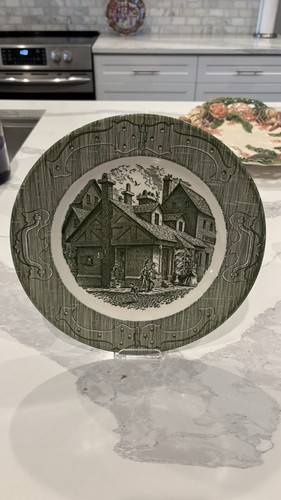 4 Vintage "The Old Curiosity Shop" Green 10" Plate Royal