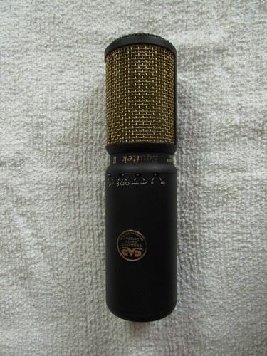 CAD Equitek II - Multi-pattern, Medium Diaphragm Condenser Microphone with case.