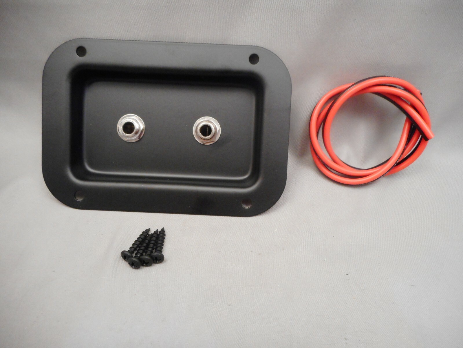 Dual speaker jack plate w/1/4" jacks + 18" of 14ga speaker wire