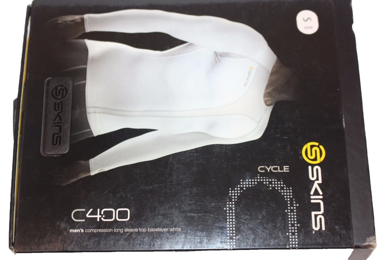 外观白色骑行打底服