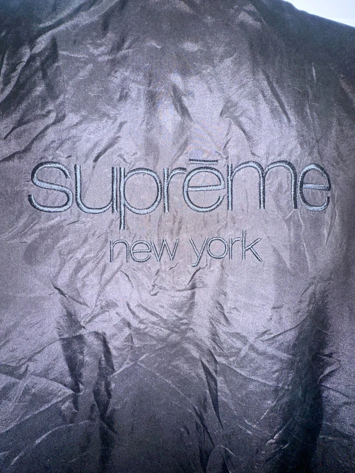 SUPREME Otoño Invierno 2015 15AW Chaqueta Bomber de Seda Clásica Logo Bordado Cremallera Foto 3 de 4
