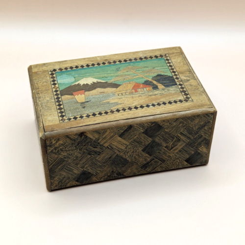 Japońskie inkrustowane drewniane pudełko na puzzle Mt. Scena Fuji Kwiatowa Markieteria Japonia VTG - Zdjęcie 1 z 8