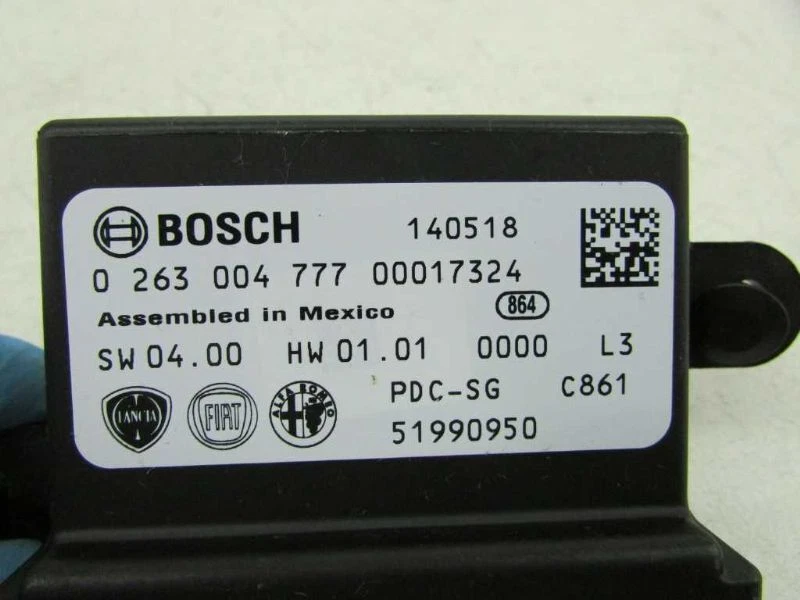 Fiat 500L 2014-2015 sensor aparcamiento trasero módulo control ordenador ecu ecm 51990950 Foto 2 de 4