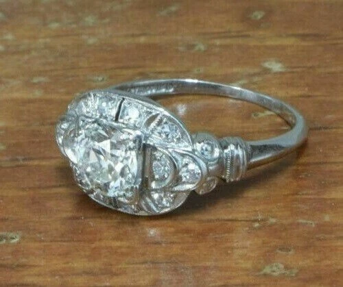 Anillo de boda vintage de diamantes simulados de corte redondo de 2,00 quilates enchapado en oro blanco de 14 quilates Foto 2 de 4