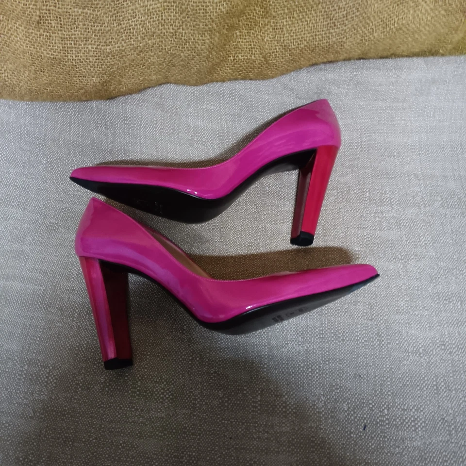 WOW!! STUART WEITZMAN ~ PINK PATENT LEATHER HEELS!! SIZE 12M - Image 3 of 4