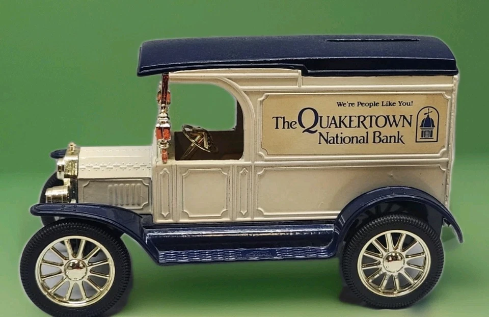 ERTL Company #1370 Quakertown Bank 1917 Ford Modelo T Banco fundido a presión con llave leer Foto 2 de 4