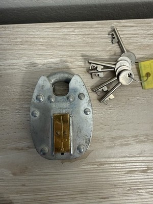 English Defiant Close Shackle Insurance Padlock Double Locking 2 Keys