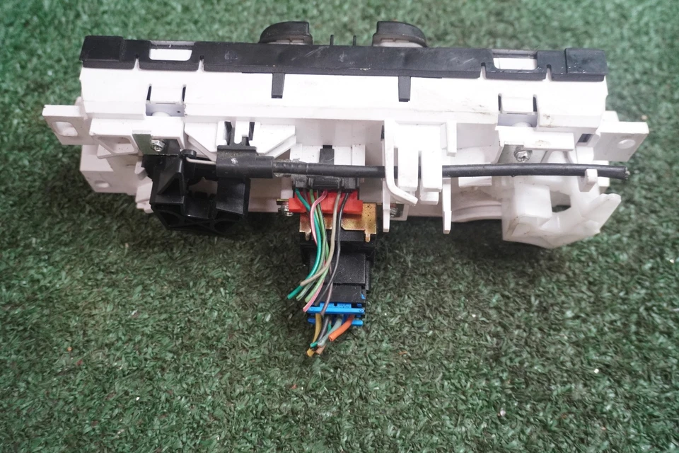 2004 2005 2006 GMC CANYON PAINEL DE CONTROLE DE TEMPERATURA AC FABRICANTE DE EQUIPAMENTO ORIGINAL 15238515 - Imagem 4 de 4