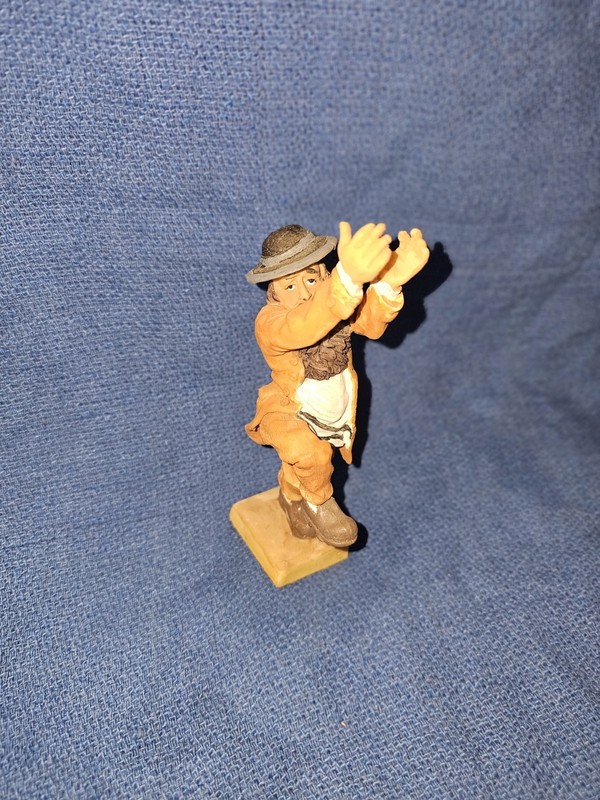 Hasid Dancing And Clapping Figurine