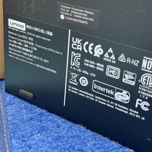 Lenovo ThinkCentre M70q Gen 5 Mini Desktop - Intel Core i7-14700T, 16GB, 512GB - Afbeelding 3 van 6