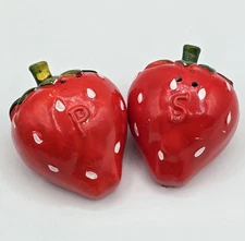 Vintage Ceramic Strawberry Salt and Pepper Shakers Made in Japan Cottage Core 3”