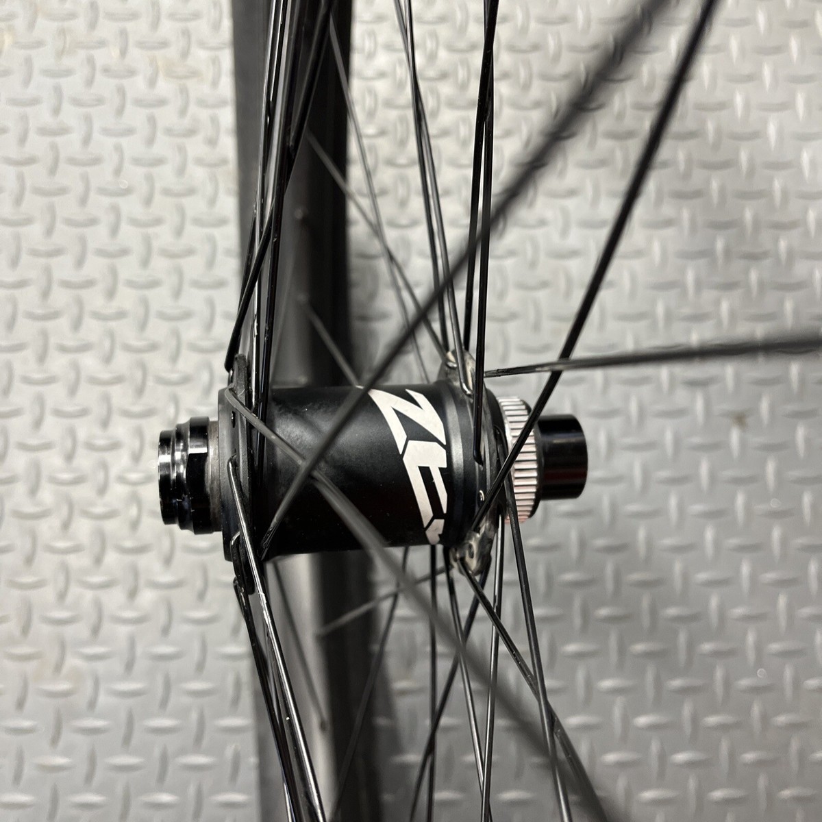 Alexrims MD30 With ZEE Hub 20MMx110 Center Lock (NON BOOST