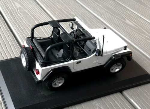MAISTO 1/18 2005 WHITE JEEP RUBICON CONVERTIBLE DIE CAST JEEP 04232 JUST NO BOX - 第 12/18 張圖片
