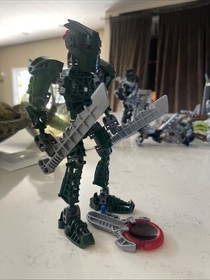 LEGO Bionicle 8605 With An Other Set Disc And Launcher