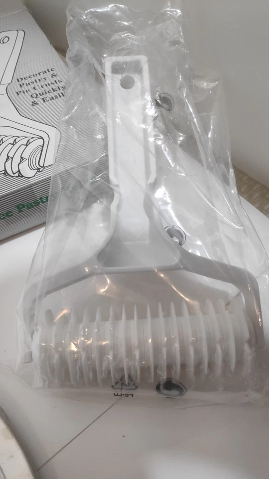 НАБОР ДЛЯ ПИРОГА Пирекс, Избалованная C. Хранитель Корки, Решетчатый Кондитерский Ролик, Квадратный Резак для Оболочки - Изображение 4 из 4