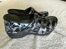 Dansko Pro XP Patent Leather Clogs Shadow floral black  White Women's size 40