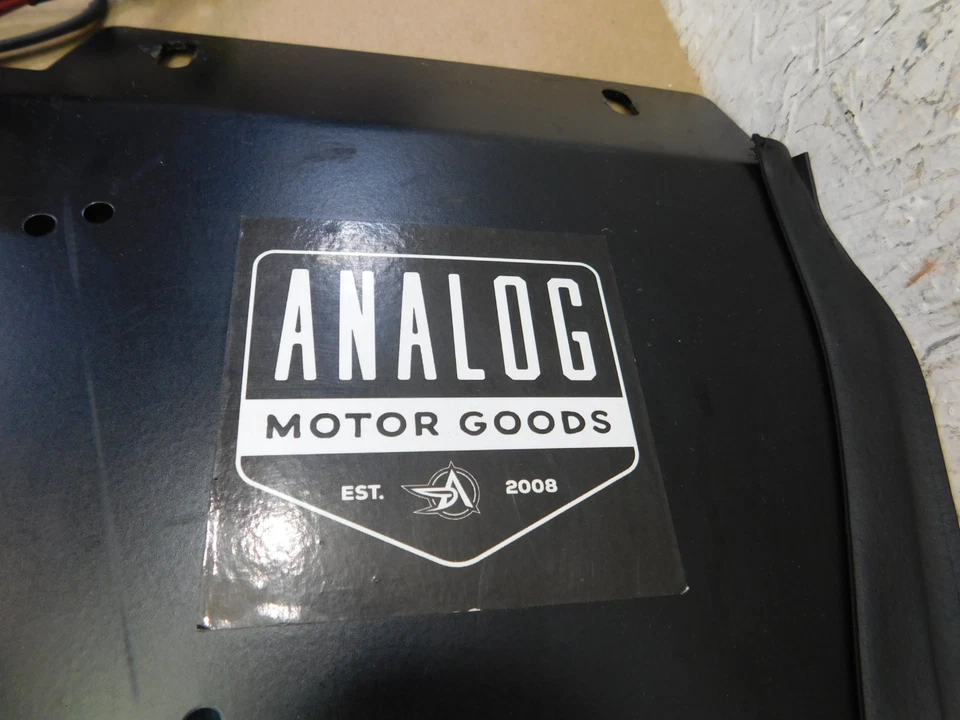 Triumph Bonneville T120 2018 Analog Motor Goods guardabarros trasero luz trasera vainas giratorias Foto 3 de 4