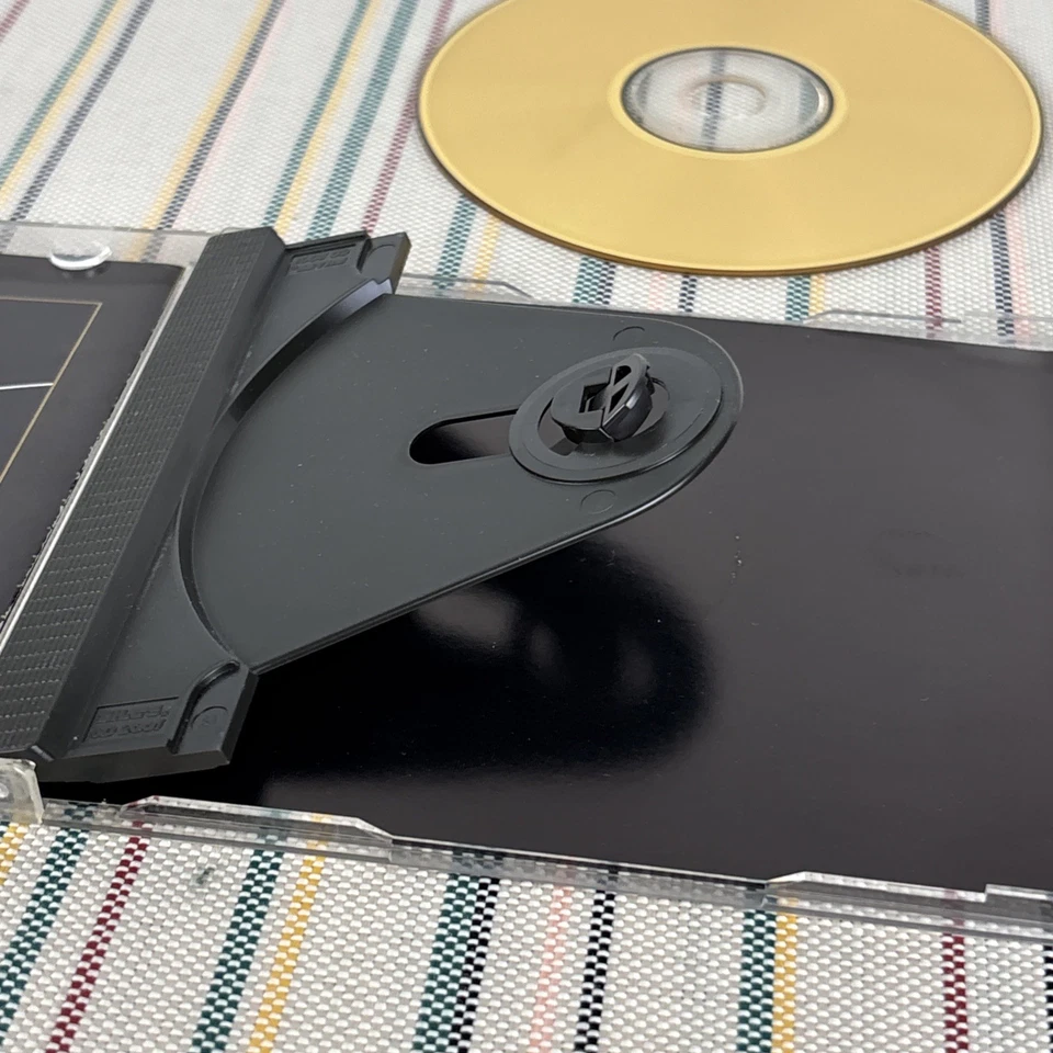 Dark Side Of The Moon [24KT Gold Disc] by Pink Floyd (CD, MFSL) Lift Case Foto 4 de 4