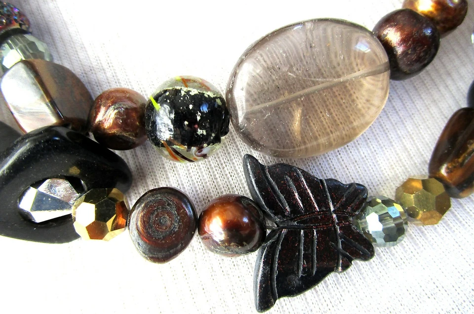 Increíble collar de cuentas talladas en cristal de Swarovski y piedra genuina GAY ISBER Foto 3 de 4