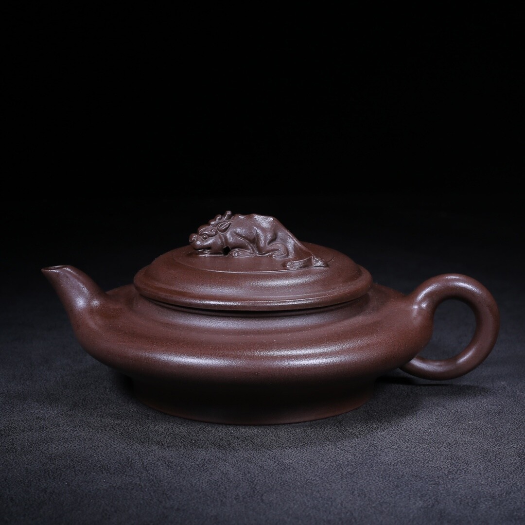 Chinese Yixing Zisha Clay Handmade Exquisite Teapot （水扁