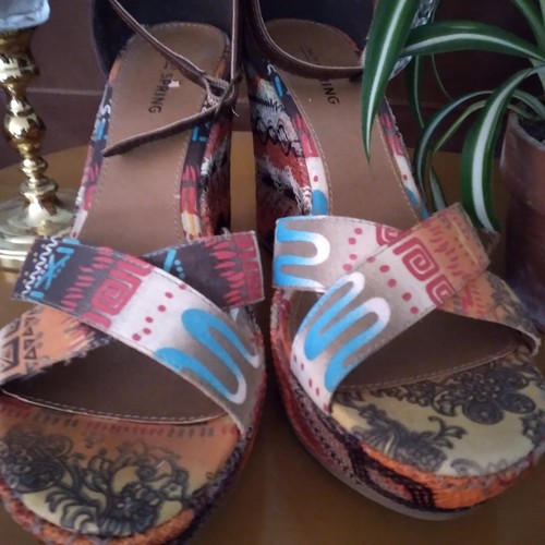 Call It Spring Size 10B Wedge Platform Sandals Shoes Colorful Boho Aztec Design - Picture 4 of 11