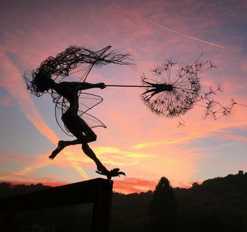 Statua da giardino fate e tarassaco danzano insieme metallo prato paesaggio decorazione - Foto 4 di 20