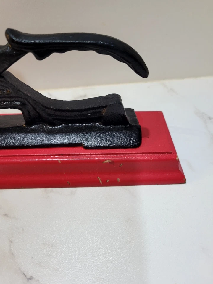 VINTAGE Cast Iron on wood base Nutcracker Vintage Cast iron Soldier NutCracker - Image 3 of 4