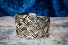 Sterling Bracelet Vintage and a Very Interesting Pattern 42.7 grams, 1.51 oz