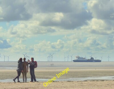 Foto 6x4 y bei \''Another Place\'' Crosby\/SJ3198 Holen Sie sich eine Ladung von allem c2014