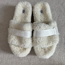 Ugg women  s platform white fluffy slipper size 10 new