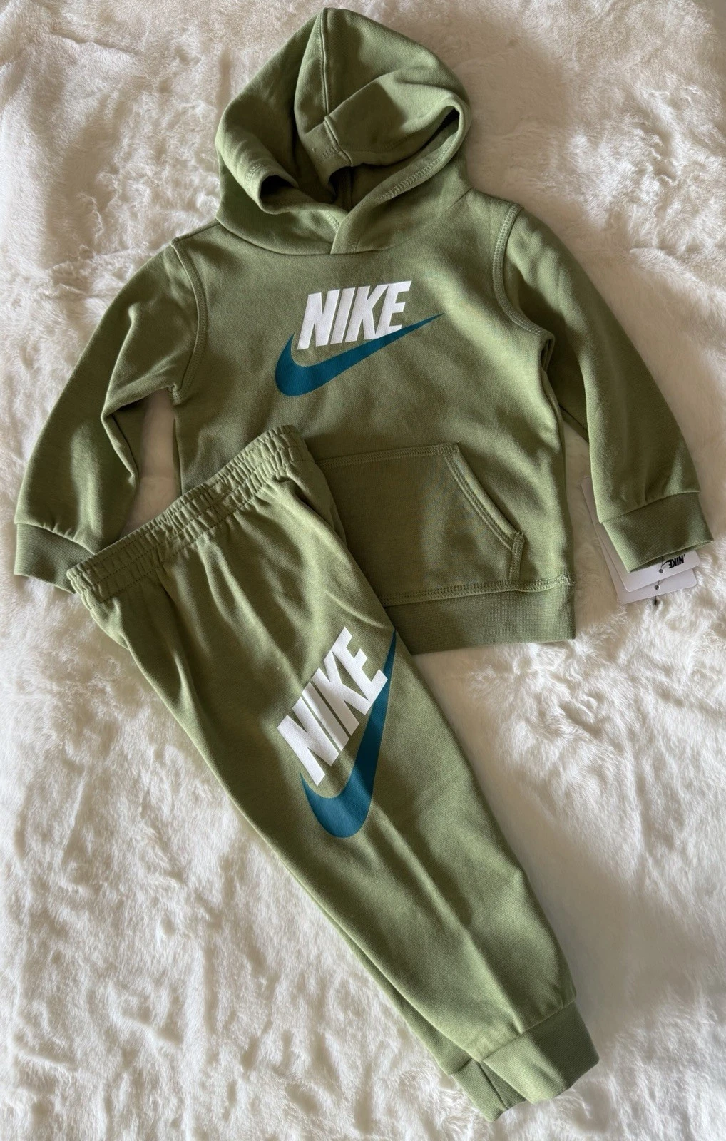 NIKE SPORTSWEAR Baby Boy’s Fleece Hoodie /Joggers Outfit, 2-piece set, 18M