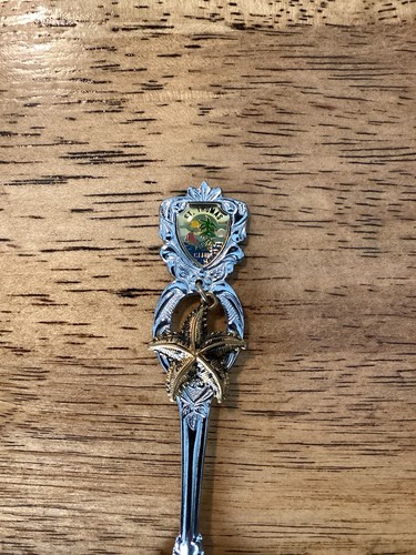St Thomas Vintage Souvenir Spoon Collectible - Picture 3 of 5
