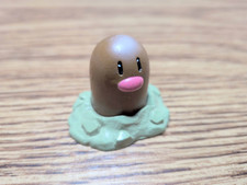 Vintage 1999 CGTSJ TOMY Pokémon Diglett Tiny Mini Figure Master Ball Capsule Toy