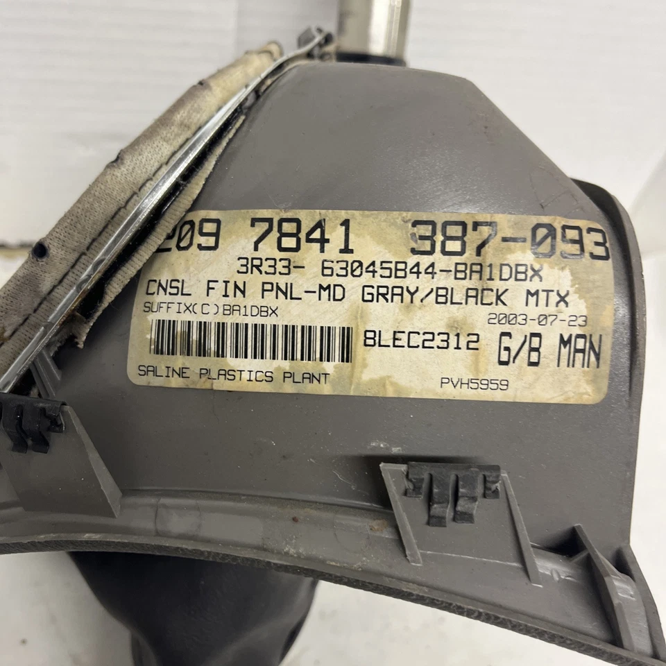 99-04 FORD MUSTANG GT OEM 5 VELOCIDADES MANUAL CUERO PALANCA DE CAMBIOS BISEL CON BOTA Foto 3 de 4