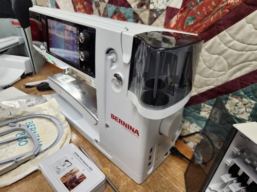 Bernina 880 Sewing/Quilting/Embroidery Machine! Professionally Serviced! - Picture 5 of 16