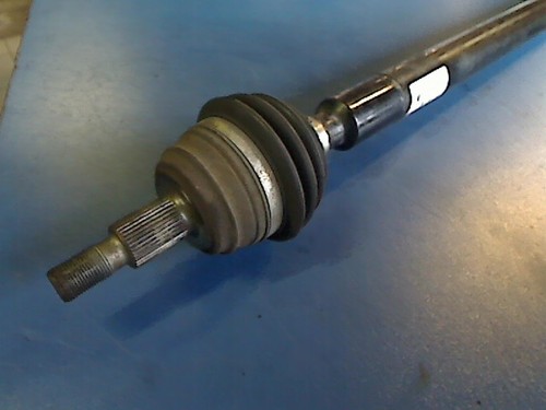 Antriebswelle Rechts Vorne AKL 1J0407272BL VW Golf 1.6 74 KW 100 PS 132864 Km