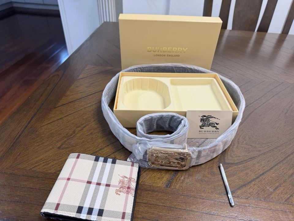 Burberry London England, Wallet & Belt Gift Set BRAND NEW - Image 4 of 4