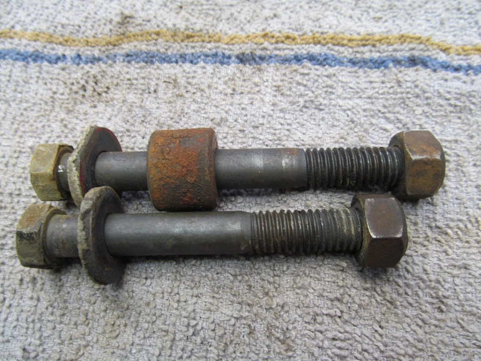 AMC Javelin 1971 pernos de brazo a cuadro locos con espaciador Foto 4 de 4