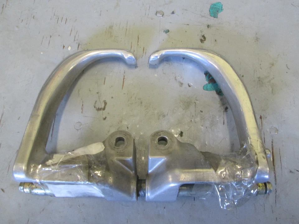 1991-1993 VFR750F INTERCEPTOR 77330-MY7-670 / 77340-MY7-670 EMPUÑADURA DERECHA / IZQUIERDA Foto 2 de 4