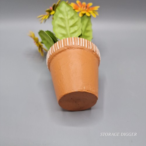 Fiori in metallo giallo arancio in vaso di ceramica marrone, alto 8,5" - Foto 6 di 8