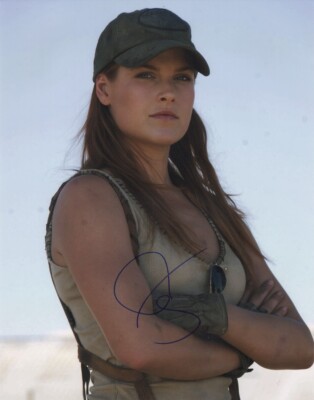 ALI LARTER Authentic Hand-Signed RESIDENT EVIL: THE FINAL CHAPTER