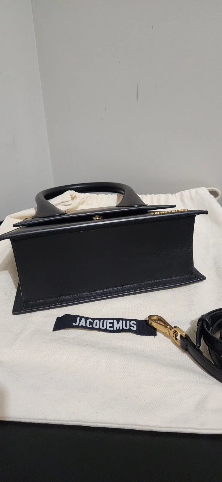 Borsa con manico superiore JACQUEMUS ""Le Grand Chiquito"" in pelle nera con cinturino a tracolla