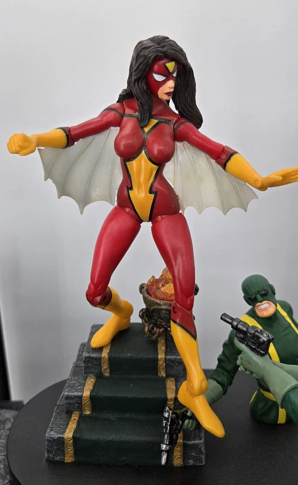 Marvel Select Avengers Spider-Woman vs H.Y.D.R.A. Figuras de acción Diorama 1:10 Foto 2 de 4