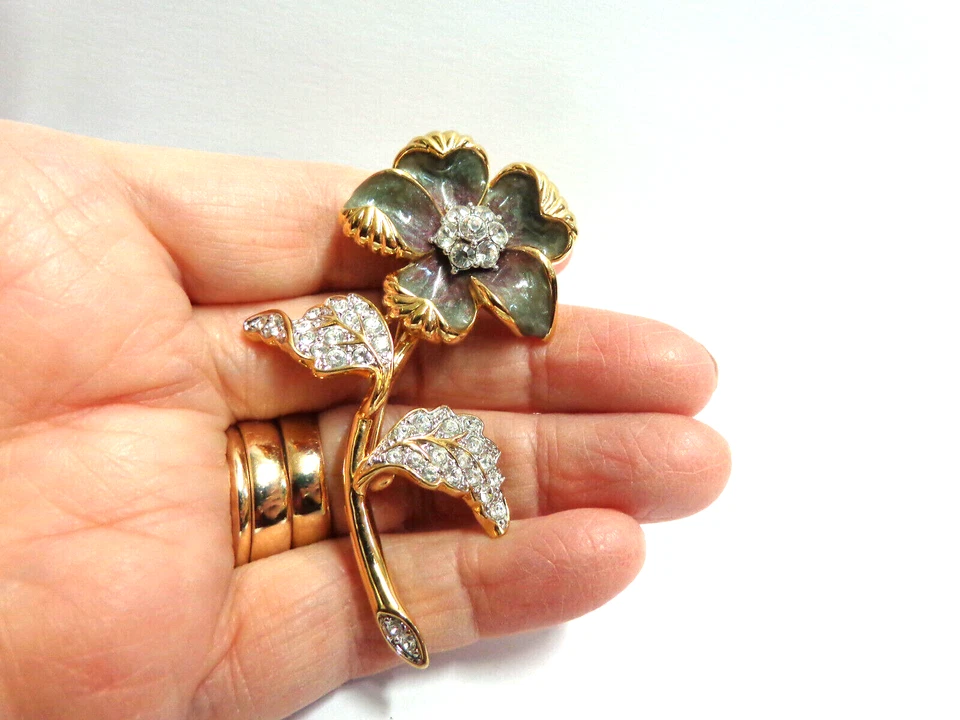 Nolan Miller Brooch/pin flower design rhinestones/gray enamel sz 2.5 in tall wgt - Image 3 of 4